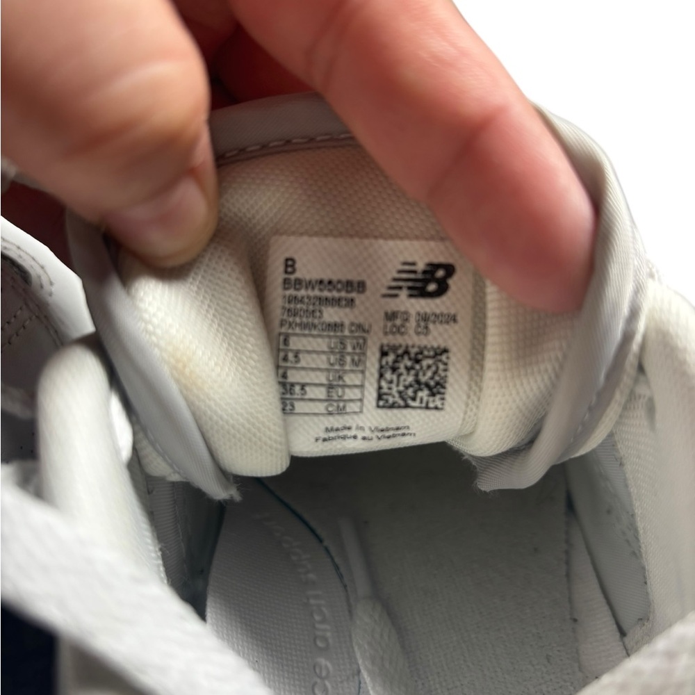 New Balance 550 Women’s White and Gray Sneakers Size 6 - Picture 8 of 9